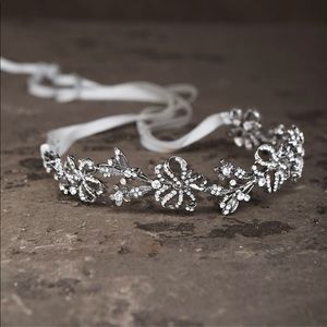 NWT Vera Wang Crystal Wedding Tiara Headband
